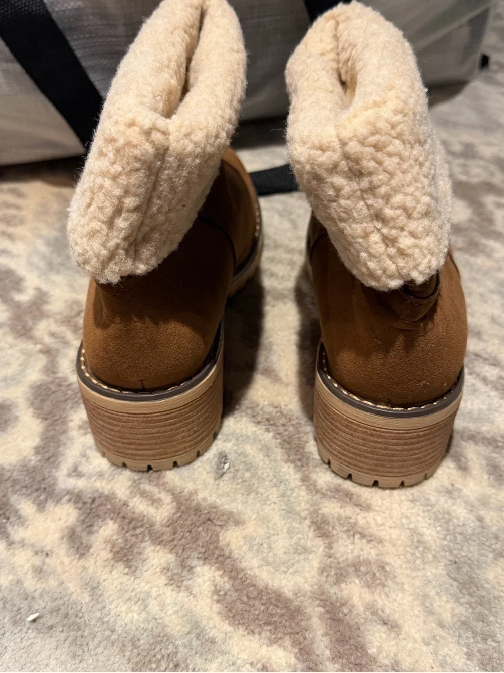 Source Unknown Brown Suede Fold-Over Winter Ankle Boots with Cream Shearling